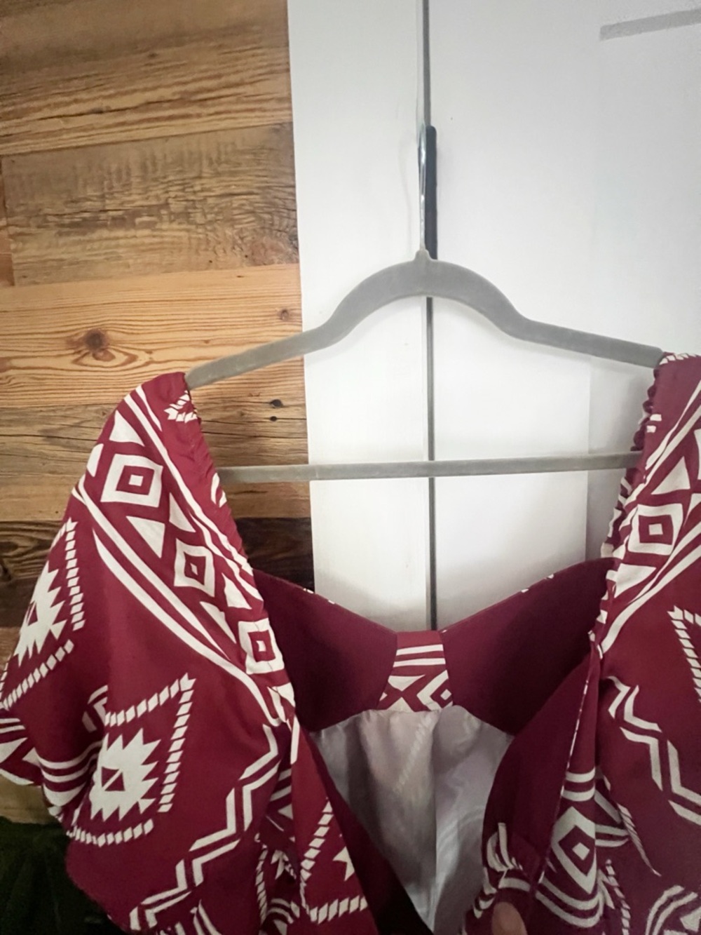 NWT Sachin & Babi Red Lyra Print Short Sleeve Tie Back Blouse Crimson Aztec - Picture 8 of 9